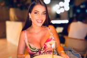 Esposa de astro da NBA, jornalista é mordida por tubarão em Porto Rico (3)