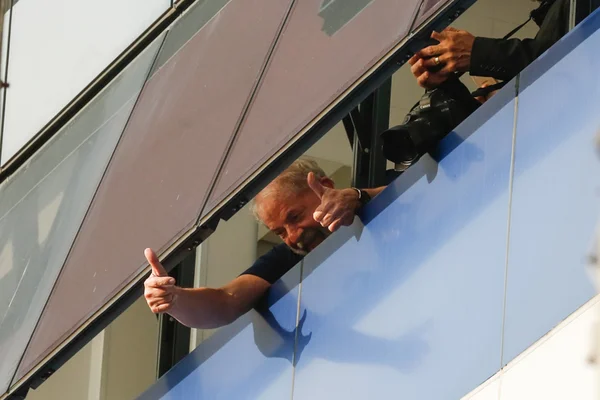 Nas eleições 2018, PT se alia a partidos que apoiaram impeachment