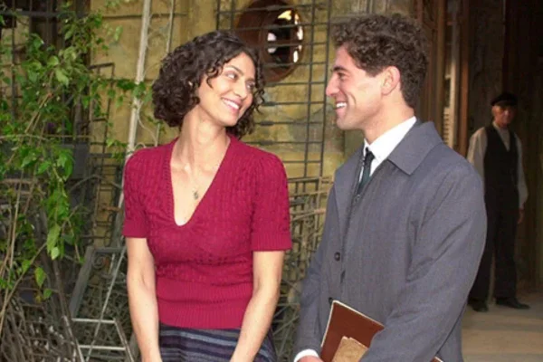 Com 47 anos, o galã portugues Nuno Lopes segue na profissão de ator. Ele fez par romântico com Maria Fernanda Cândido na novela Esperança - Metrópoles