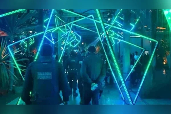 Polícia encerra festa com mais de 500 pessoas em BH