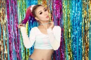 A Youtuber Wengie Ayche, que também foi contratada para dublar a personagem.