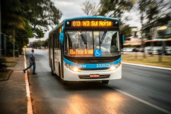 Ônibus - Metrópoles
