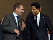 Aleksander Ceferin, presidente da Uefa, ao lado de Nasser Al-Khelaifi, dono do PSG Aleksander Ceferin, presidente da Uefa, ao lado de Nasser Al-Khelaifi, dono do PSG