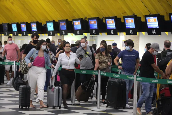 Para entrar no Brasil, viajantes precisarão de exame negativo de Covid-19