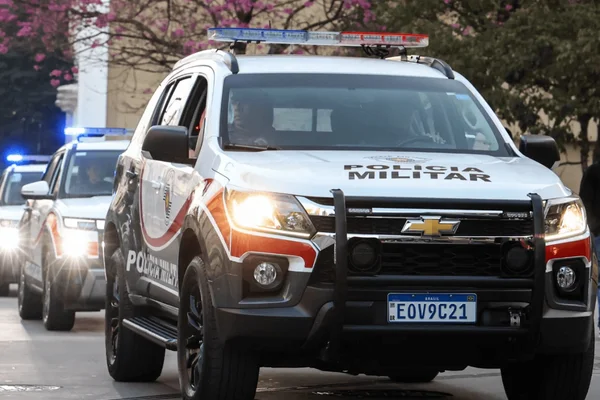 Viaturas da Polícia Militar de São Paulo.