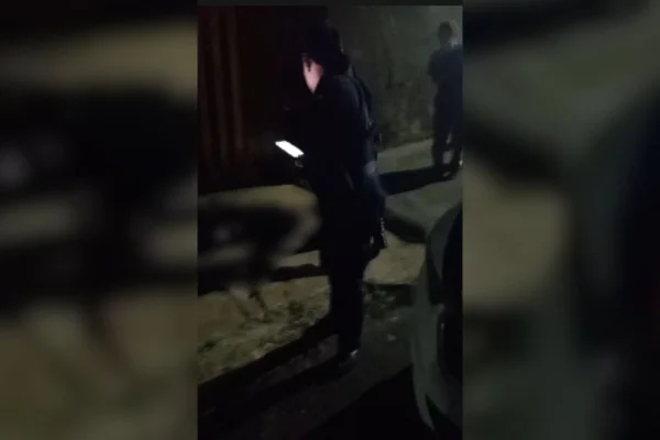Moradores gravaram um vídeo contestando a versão da Guarda Civil Municipal sobre a morte de um homem de 32 anos durante uma abordagem - Metrópoles