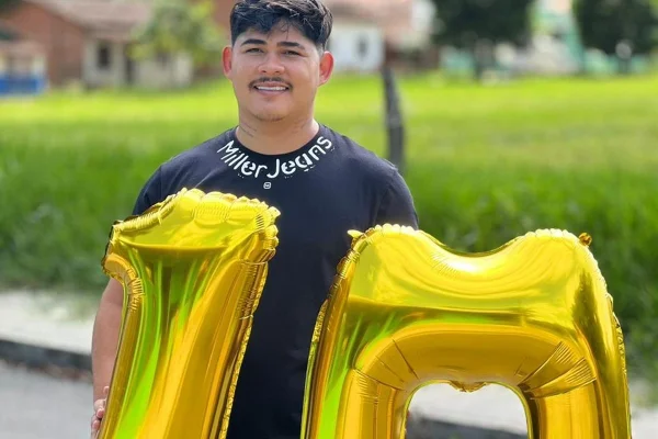 Thiago Melo B comemora seu primeiro milhão de seguidores - Metrópoles