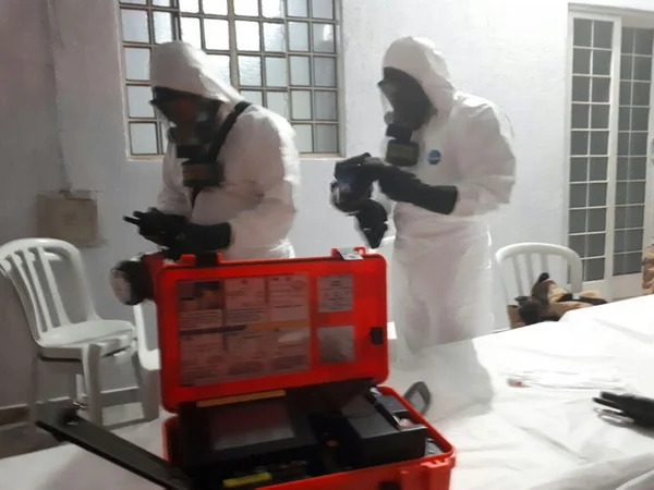 Material tóxico mobiliza PM e bombeiros em Samambaia. Quarto é lacrado