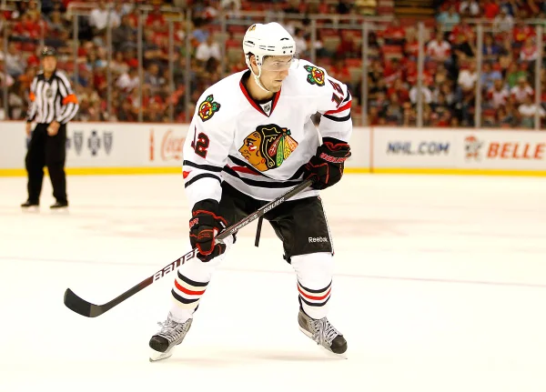 Jogador de hóquei se identifica no escândalo de assédio dos Blackhawks