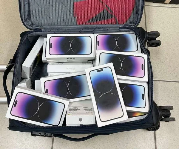 PF prende três pessoas e apreende 112 iPhones no aeroporto de Alagoas