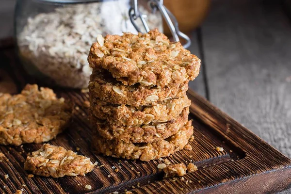 Hora do lanche: aprenda a receita do prático biscoito de aveia