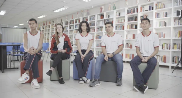 Jovens falam sobre como escolas podem ajudar na preparação para futuro