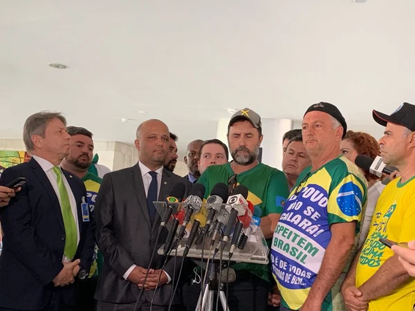 Deputados vão apresentar habeas corpus para libertar Zé Trovão