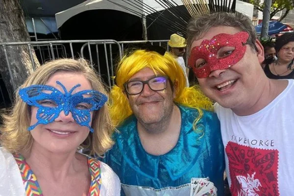 Gleisi Hoffmann, Lindbergh e Tarcísio Motta curtem o Carnaval carioca
