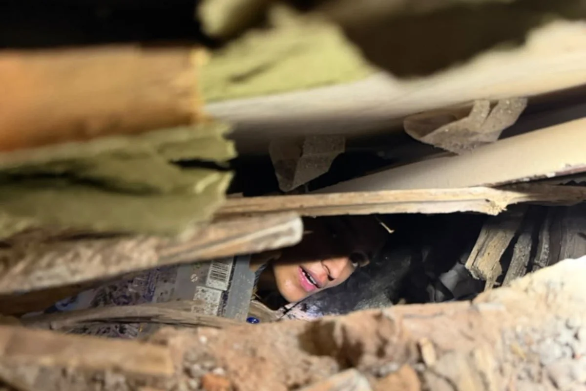 Terremoto: mulher é resgatada após 24 horas sob escombros na Colômbia Terremoto: mulher é resgatada após 24 horas sob escombros na Colômbia