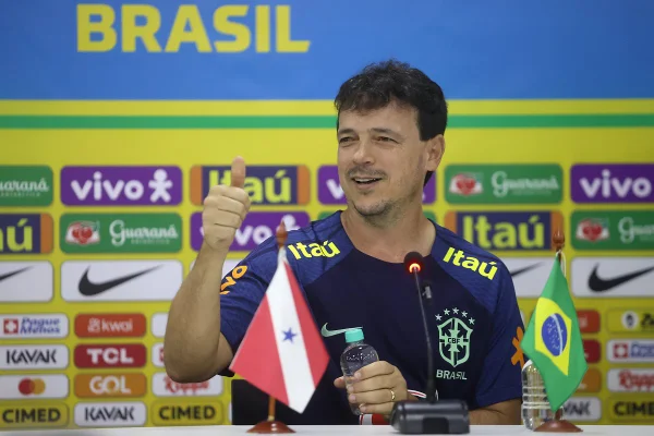 Fernando Diniz em coletiva de imprensa da Seleção Brasileira - Metrópoles