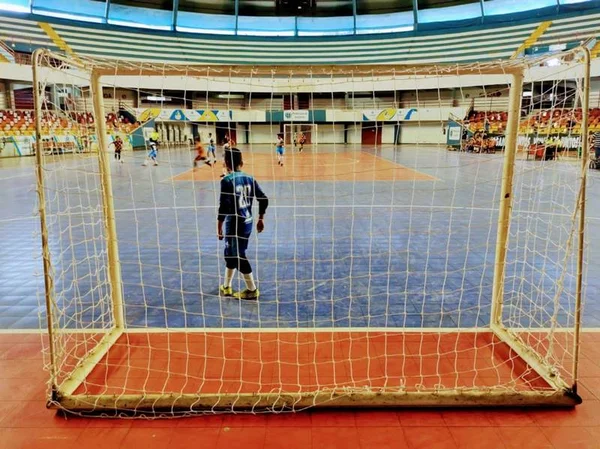 GO: Anápolis oferece aulas gratuitas de futsal e basquete