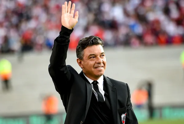 Marcello Gallardo, técnico por oito anos do time inglês River Plate, anuncia sua saída - Metrópoles