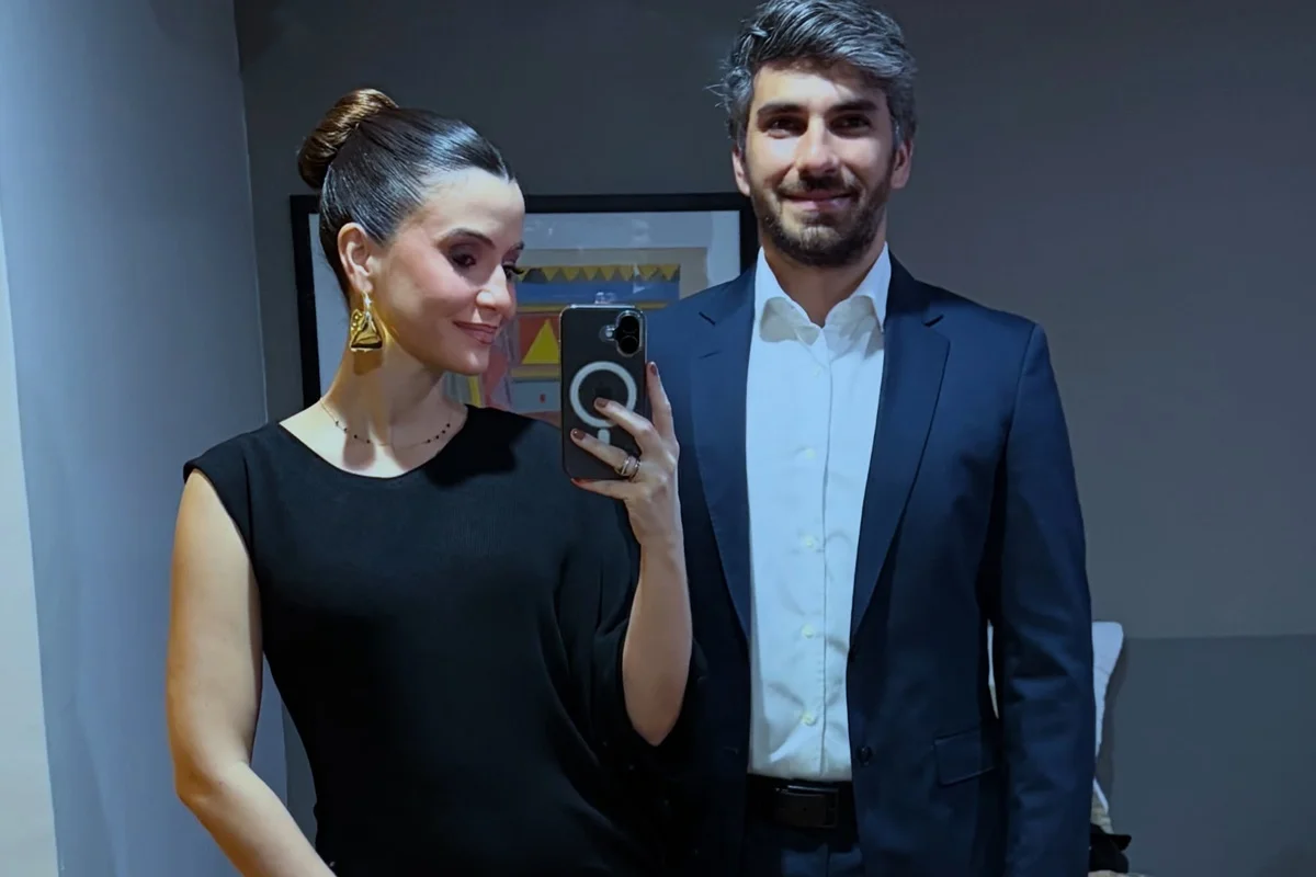 Hugo Moura e Maria Clara Senra fazem selfie Hugo Moura e Maria Clara Senra fazem selfie