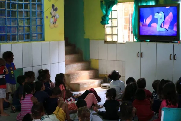 DF tem 227 mil crianças e adolescentes que vivem na linha da pobreza