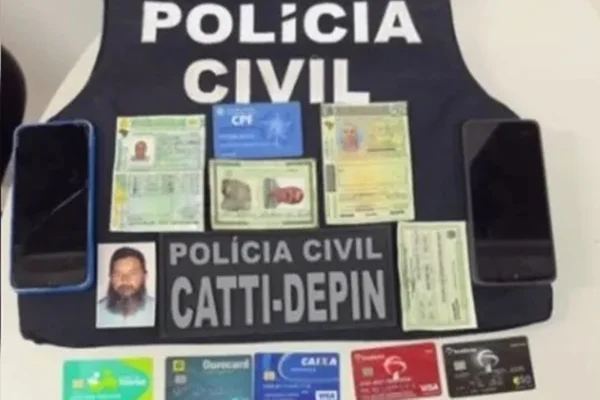 Material apreendido com o suspeito - Metrópoles