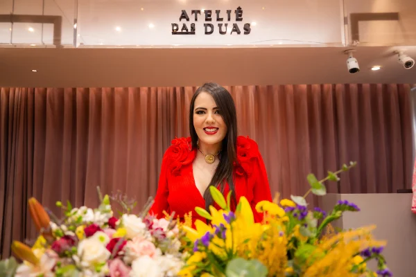 Gabriella Miziara recebe convidados para celebrar nova empreitada