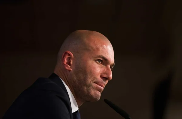 Morte de irmão faz Zidane se afastar dos treinamentos