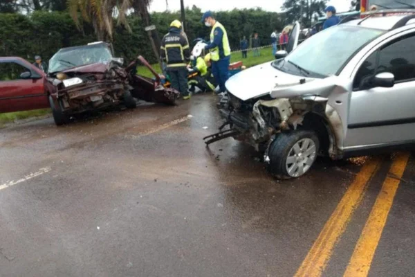 Mulher é esfaqueada e morre a caminho do hospital após sofrer acidente