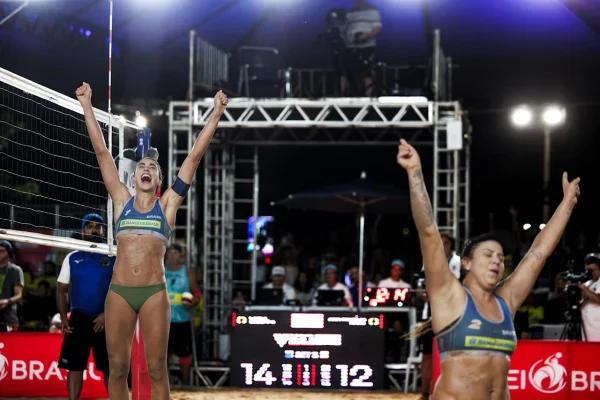 Carol Solberg/Rebecca garantiram a vaga na final do Circuito Mundial de Vôlei de Praia