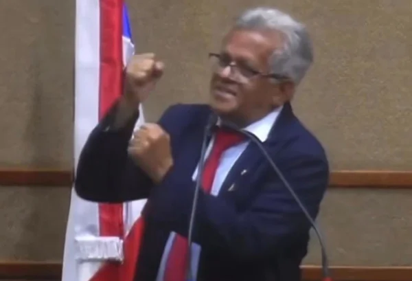 Parlamentar do PL chama deputada de “negra de coração branco”