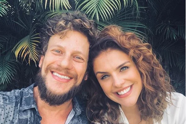 Paloma Bernardi aparece em foto com o novo namorado, Dudu Pelizzari