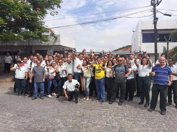 Protesto de demitidos pela Transcol, em Pernambuco