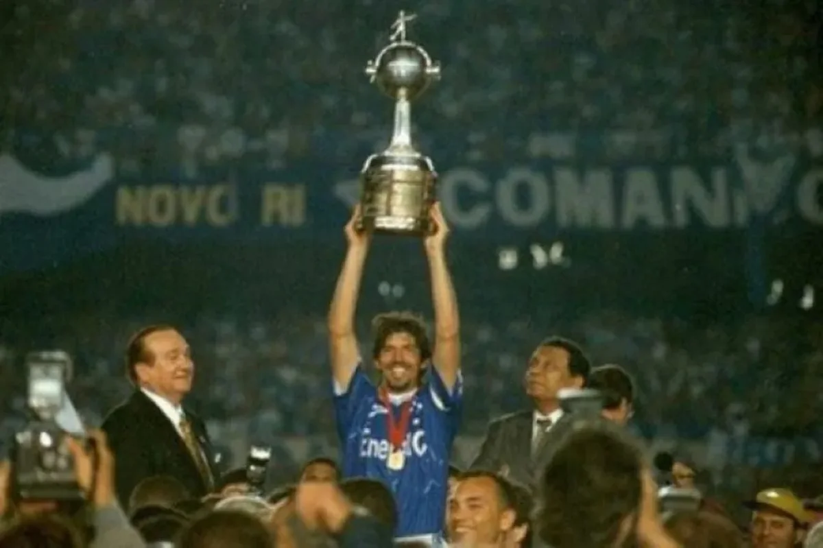 Em 1997, o Cruzeiro ganhou a sua segunda Copa Libertadores Em 1997, o Cruzeiro ganhou a sua segunda Copa Libertadores