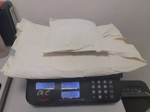 Falsa grávida é presa com 5 kg de cocaína no aeroporto de Brasília