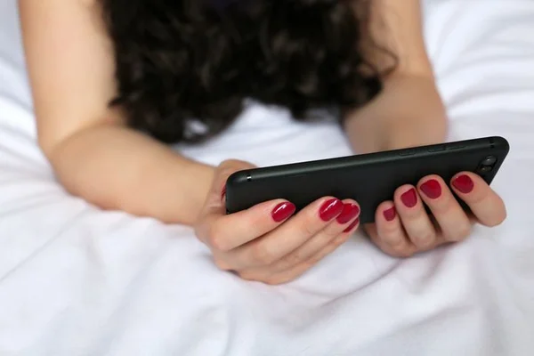 Gozando sozinha: cresce número de mulheres que assistem pornô