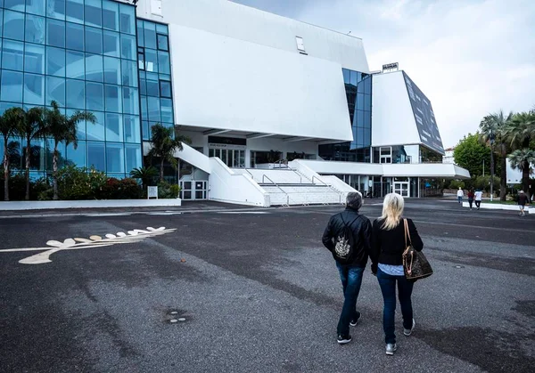 Festival de Cannes 2020 terá miniedição presencial em outubro