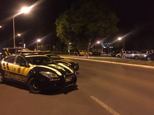 Detran autua 69 motoristas por falta de licenciamento no fim de semana