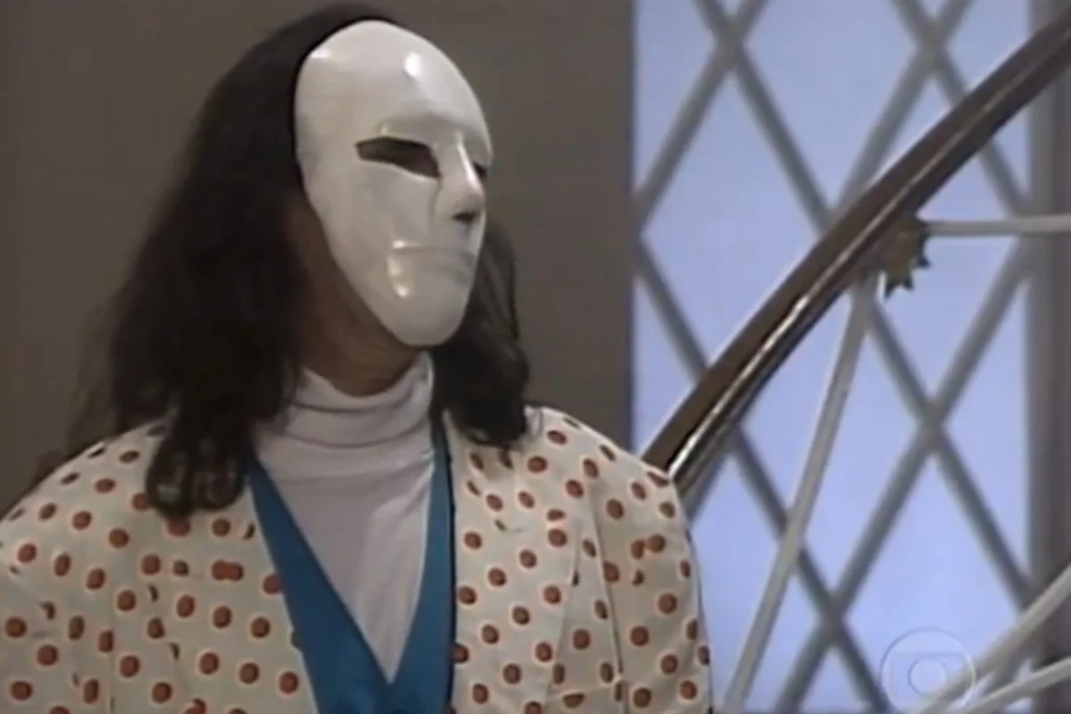 O Mascarado de A Viagem, interpretado pelo ator Breno Moroni