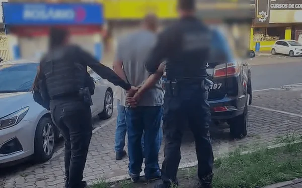 Dupla que invadiu mansão e levou R$400 mil em relógios e joias é presa