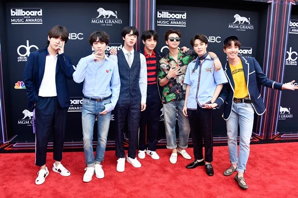 Moda e música: banda de K-pop traz estilo ao Billboard Music Awards