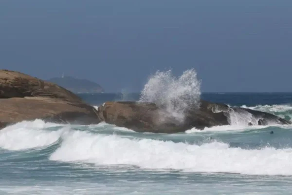 Litoral paulista deve ter garoa no final de semana da chegada da primavera. Previsão do tempo aponta dias nublados e clima instável na praia - Metrópoles