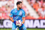 Goleiro conseguiu autorização para atuar pela Argélia em setembro.