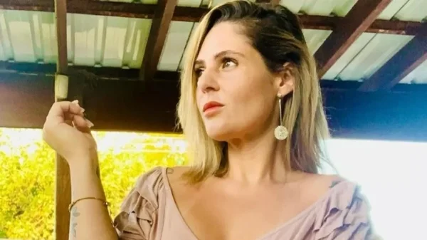 Polícia interrompe velório e retira corpo de influencer morta no PR