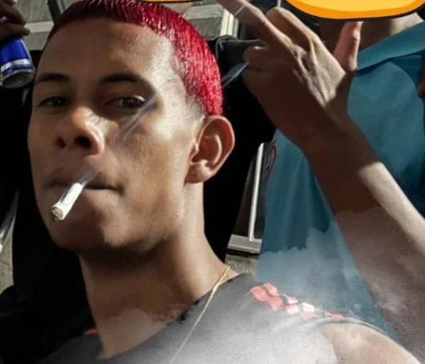Homem fumando
