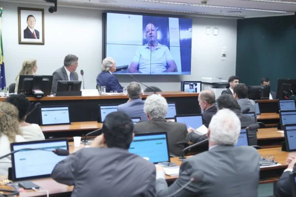 Foto colorida do depoimento do deputado federal Chiquinho Brazão no Conselho de Ética da Câmara dos Deputados - Metrópoles