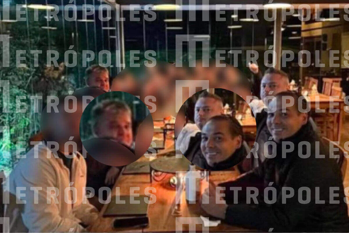 Coronel da reserva Pereira Martins (esq em destaque) e Cléber Azevedo dos Santos Coronel da reserva Pereira Martins (esq em destaque) e Cléber Azevedo dos Santos