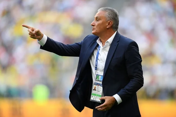Dois dias antes de encarar Argentina, Tite fecha treino e faz mistério