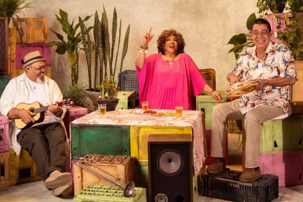 Imagem colorida de Jorge Aragão, Alcione e Zeca Pagodinho - Metrópoles
