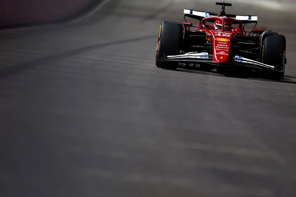 F1: Leclerc lidera primeiro treino livre em Las Vegas; Bortoleto é 19º