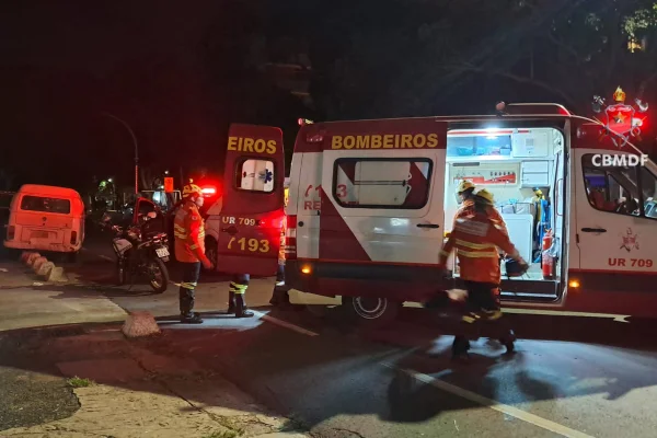 Mulher sofre traumatismo craniano após ser atropelada por Kombi no DF